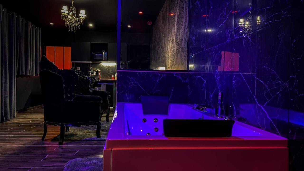 Nouveau - Luxure - Secret Suite - Jacuzzi Melun Luaran gambar